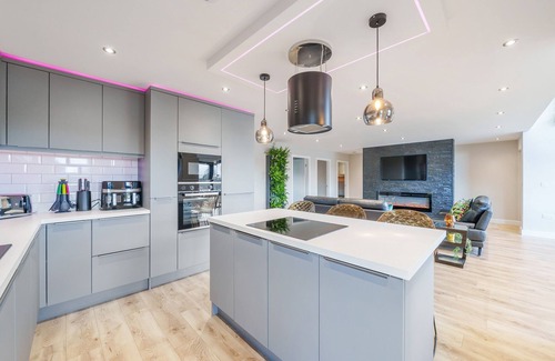 Stainton le Vale Cottage | MICKLEMORE LAKES AND LODGES, pet friendly in North Thoresby