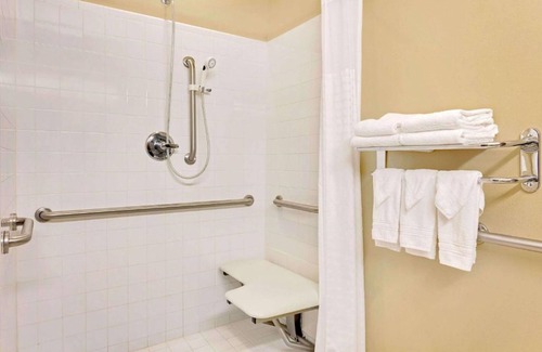 Perry Hotel | Microtel by Wyndham Perry National Fairground Area I-75