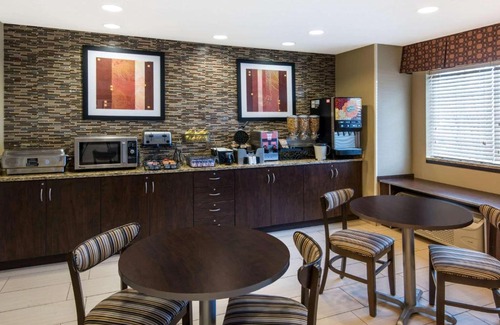 North Canton Hotel | Microtel Inn and Suites North Canton