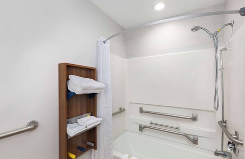 Bowling Green Hotel | Microtel Inn by Wyndham Bowling Green