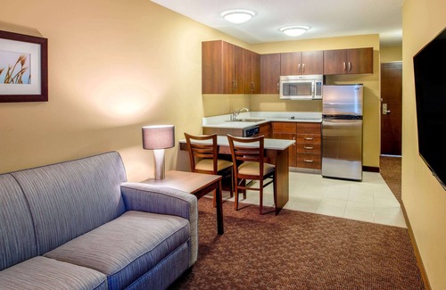 Red Deer Hotel | Microtel Inn & Suites by Wyndham Red Deer