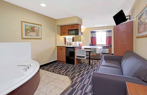 Bushnell Hotel | Microtel Inn & Suites by Wyndham Bushnell