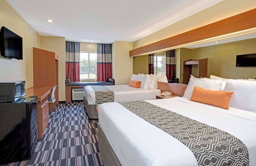 Bushnell Hotel | Microtel Inn & Suites by Wyndham Bushnell