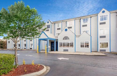 Matthews Hotel | Microtel Inn & Suites by Wyndham Matthews/Charlotte