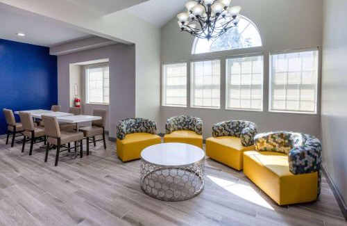 Sunbury Hotel | Microtel Inn & Suites by Wyndham Sunbury - Columbus North