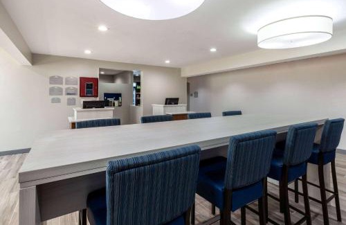 Sunbury Hotel | Microtel Inn & Suites by Wyndham Sunbury - Columbus North
