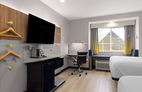 Tracy Hotel | Microtel Inn & Suites by Wyndham Tracy