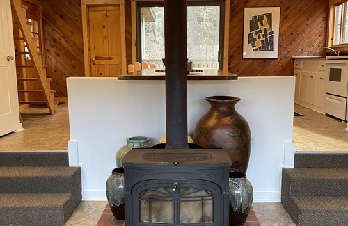 Stone Creek Cabin | Mid-century A-frame style cabin with lake views near the heart of Amish Country
