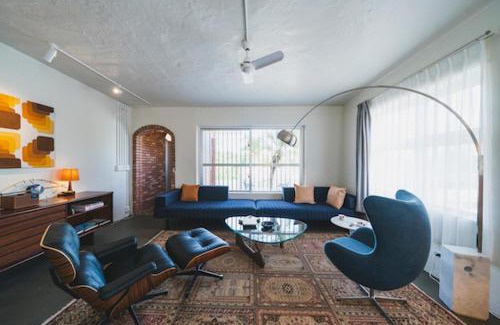 Yogi House | Mid-Century House YOGI