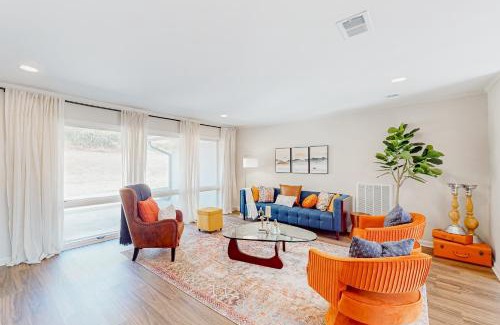 Calhoun House | Mid-Century in Calhoun