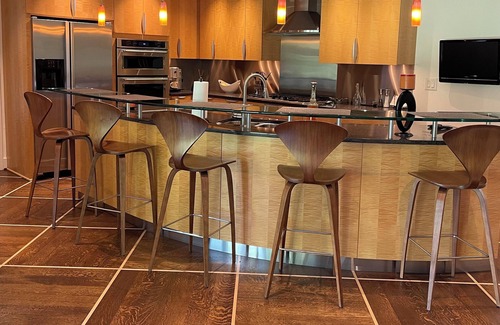 Sedgefield House | Mid-century modern ranch on Sedgefield Country Club golf course