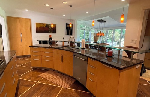 Sedgefield House | Mid-century modern ranch on Sedgefield Country Club golf course