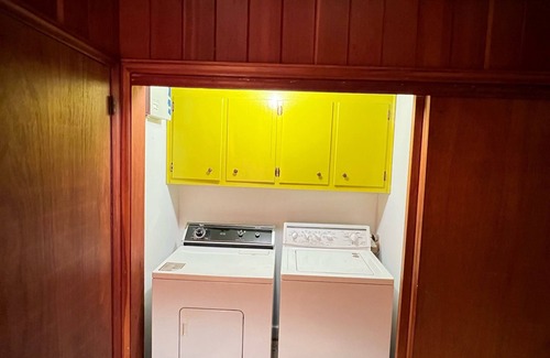 Wade Hampton House | Mid Century Modern Time Capsule….3 miles to downtown Greenville!