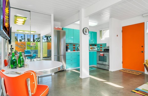 Twin Palms Condo | Mid Century Modern Villa Condo. 1957 Twin Palms - Downtown - South Palm Springs!