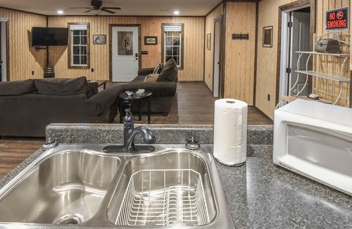 Groveoak Cabin | Mid- Lake home, perfect for a group w/lots of boat and truck parking