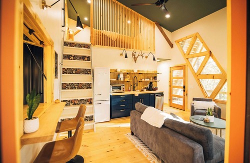 Dahlonega Cabin | Mid-Mod Tiny House in Dahlonega