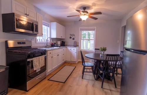 Lexington House | Mid Ohio Cozy Cottage