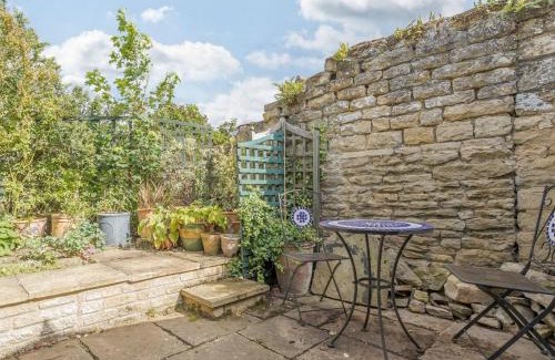 Easton on the Hill House | Middle Cottage