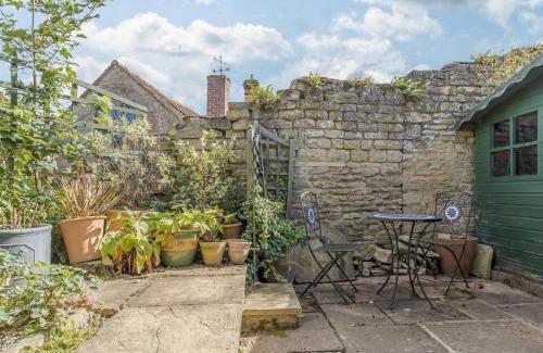 Easton on the Hill House | Middle Cottage