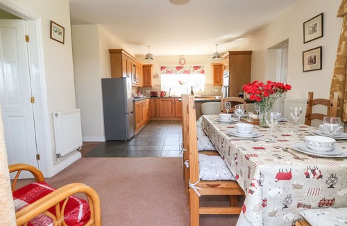 Malton Cottage | MIDDLEGATE, pet friendly, with open fire in Malton