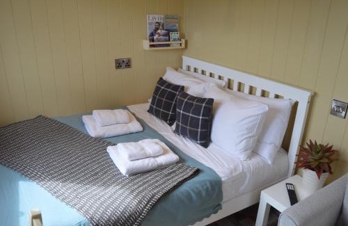 Pickering House | Middlehead Huts