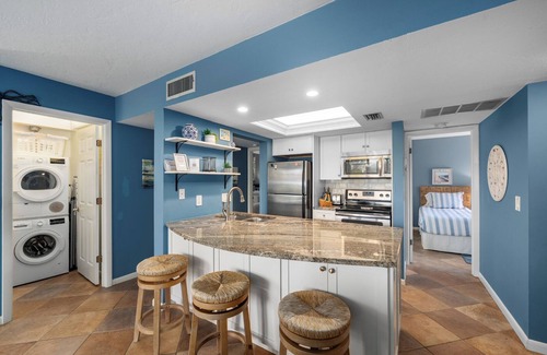Siesta Key Condo | Midnight Cove II 611F: Ground-floor Bayside Condo with Access to Pool and Beach