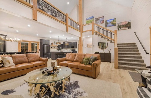 Island Park Cabin | Midnight Pines Lodge+HotTub+Cent AC+20mYellowstone