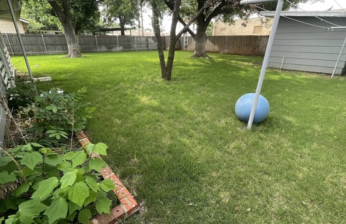 Sayles Blvd. Area House | Midtown Abi House
