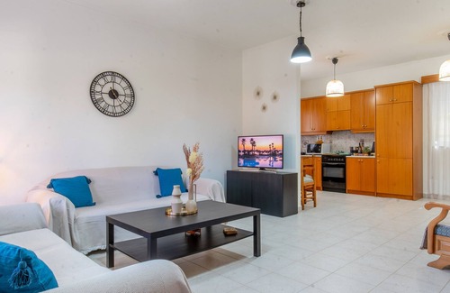 Petaloudes House | Mike's House in Kremasti near the Beach Rhodes