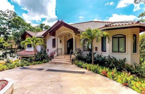 Roatan Villa | Mila Casa @ Parrot Tree Plantation