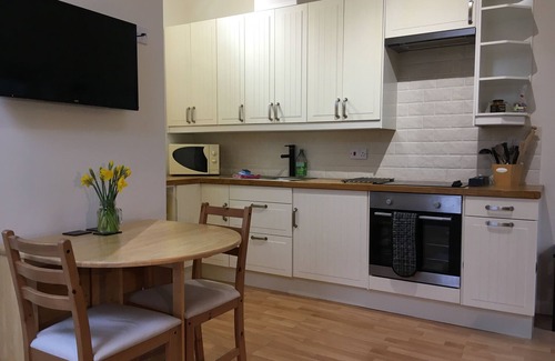 Tavernspite Cottage | MILL COTTAGE - a cosy rural cottage with private fishing lake