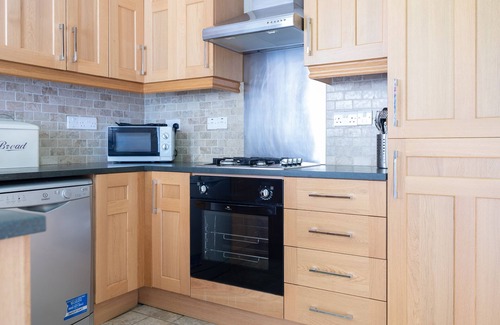 Ambleside House | Mill Cottage with Lake access.