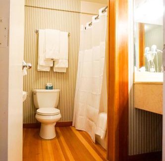 Meredith Hotel | Mill Falls Resort Collection at the Lake