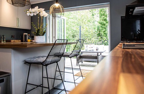 Kendal House | Millbrook Lodge is the perfect holiday retreat for you and your family to enjoy a 5-star luxury s...