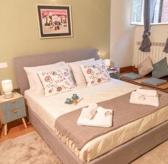 Old Town Apartment | Millennial walls elegant relax in Perugia center