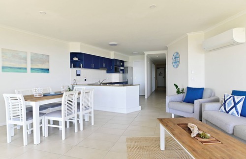 Point Lookout Apartment | Million $ views - Watch whales from comfort of home!
