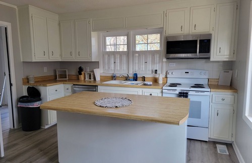 Erwin Cottage | MilltownSassy is located in Erwin,NC near interstates 95&40. 7mi from Campbell