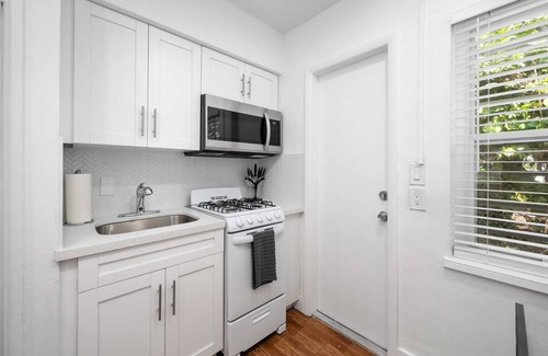 Northeast Miami Apartment | MIMO5-4 | cozy corner of Miami's Modern District