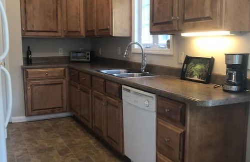 Aiken Cottage | Mimosa Cottage Farm- 2br cottage & stalls. Mastersn