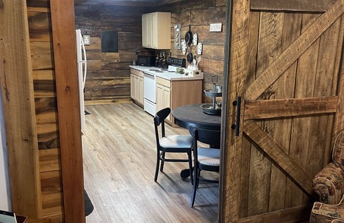 Baxter Cabin | Mine Lick Creek Resort 128