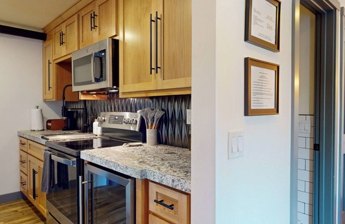 Nevada City Apartment | Miner’s Studio - Striking industrial modern