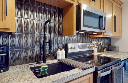 Nevada City Apartment | Miner’s Studio - Striking industrial modern