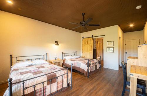 Tombstone Ski Chalet | Miners Cabin #3 -Two Double Beds - Private Balcony - Walk to the Action