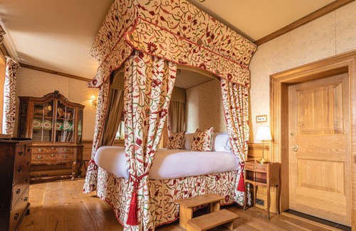 Ardnamurchan Peninsula Hotel | Mingary Castle - Restaurant with Rooms