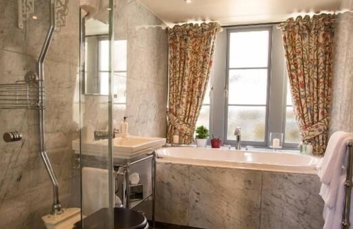 Ardnamurchan Peninsula Hotel | Mingary Castle - Restaurant with Rooms