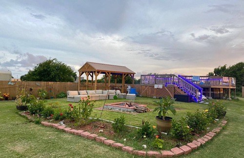 Matagorda Cabin | Mini resort with peaceful property includes pool and fun. Fishin Mission !