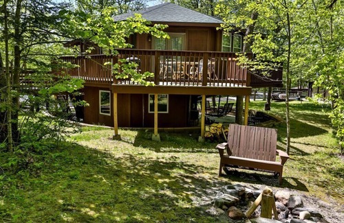 Puposky Cabin | Minnesota Octagon Treehouse - Private Jacuzzi & Forest Views