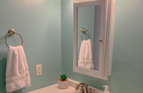 Irmo House | Mins from Lk Murray and DT - Cheerful Irmo Home