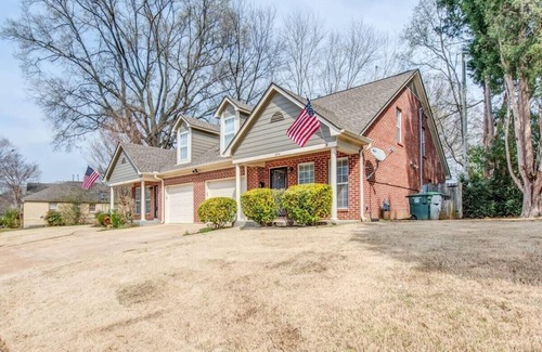 University District House | Mins to Downtown & U of Memphis! High Point Duet