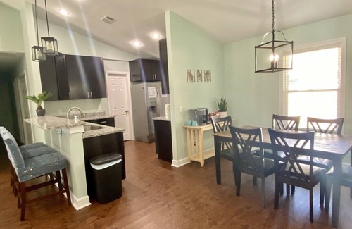 Beaufort House | Mins to MCRD, Modern & spacious, KING in master! FULLY fenced-in backyard,